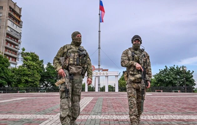 Окупанти на Запоріжжі відбирають у мисливців рушниці для боротьби з українськими дронами