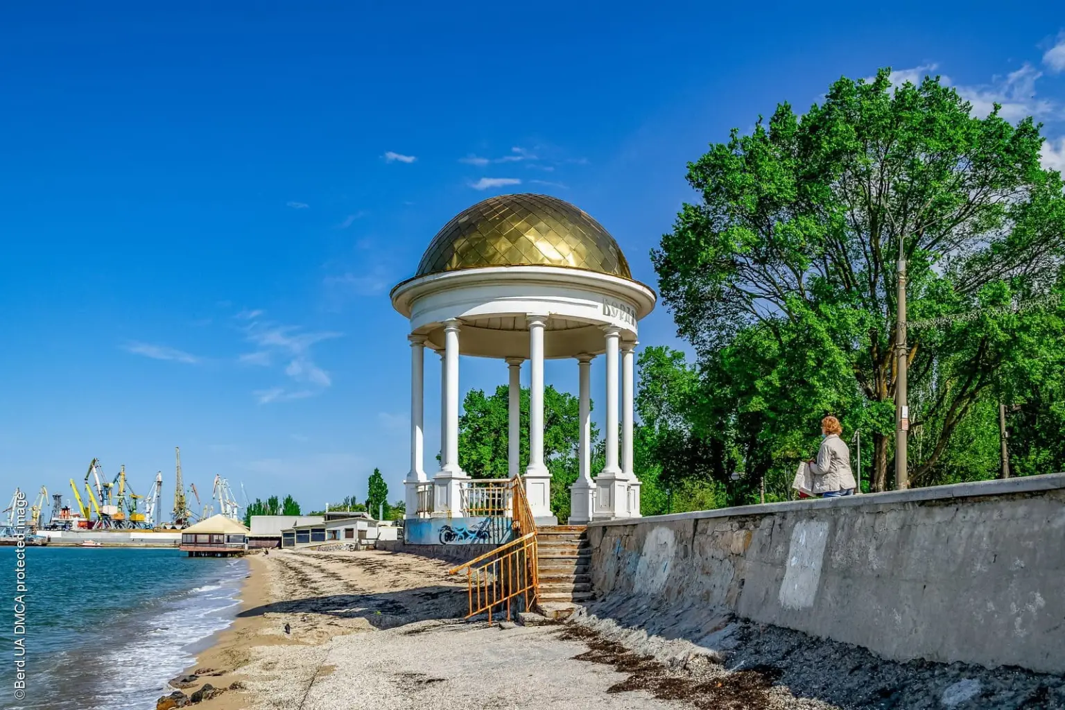 Російські окупанти перетворили дитячий оздоровчий табір у Бердянську на майданчик для мілітаризації